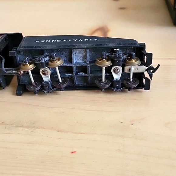 Vintage HO Scale Pennsylvania Steam Switcher and Coal Tendor - Picture 6 of 11